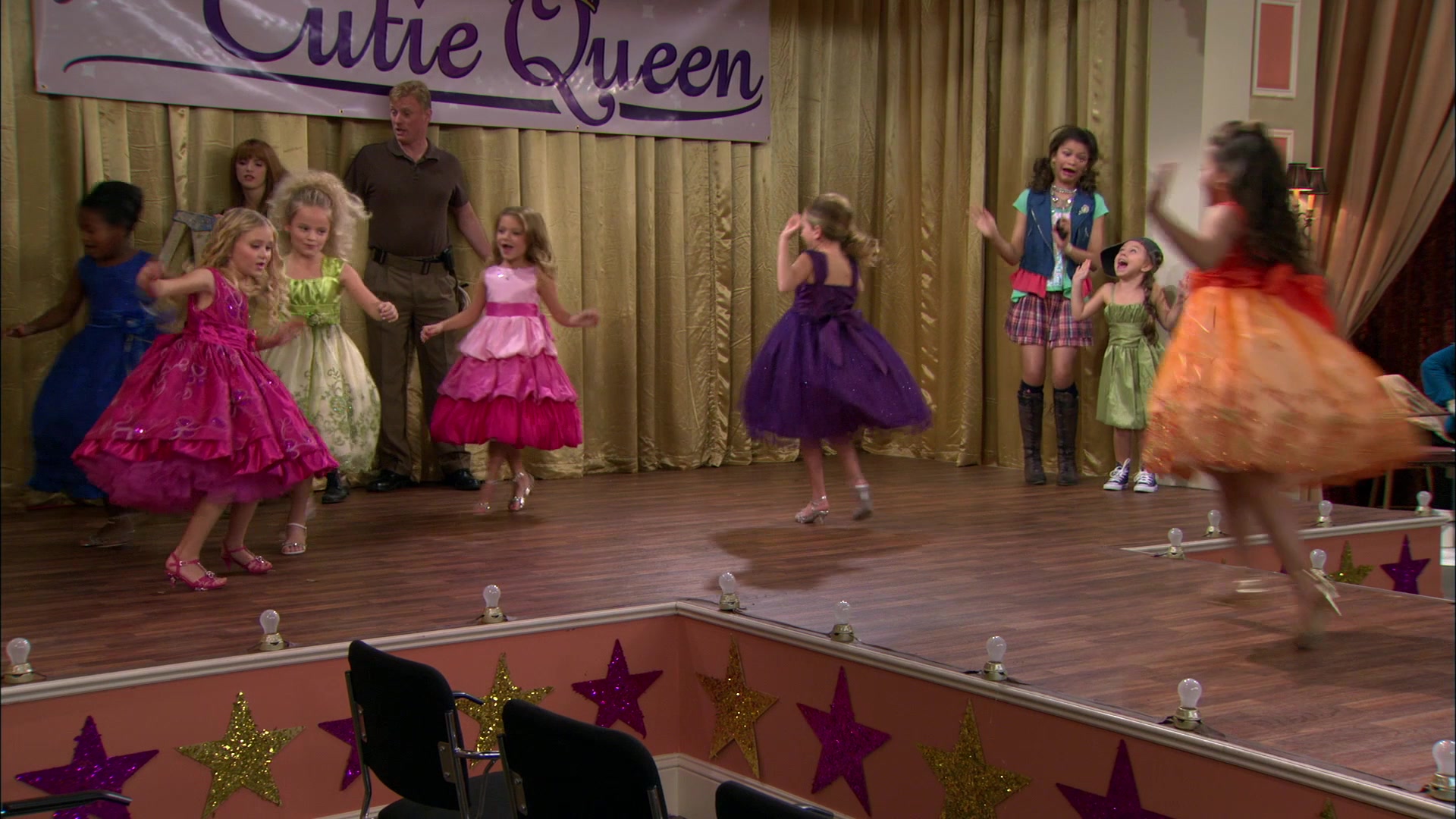 Shake_It_Up_S01E13_1080p_BTD_001131.jpg
