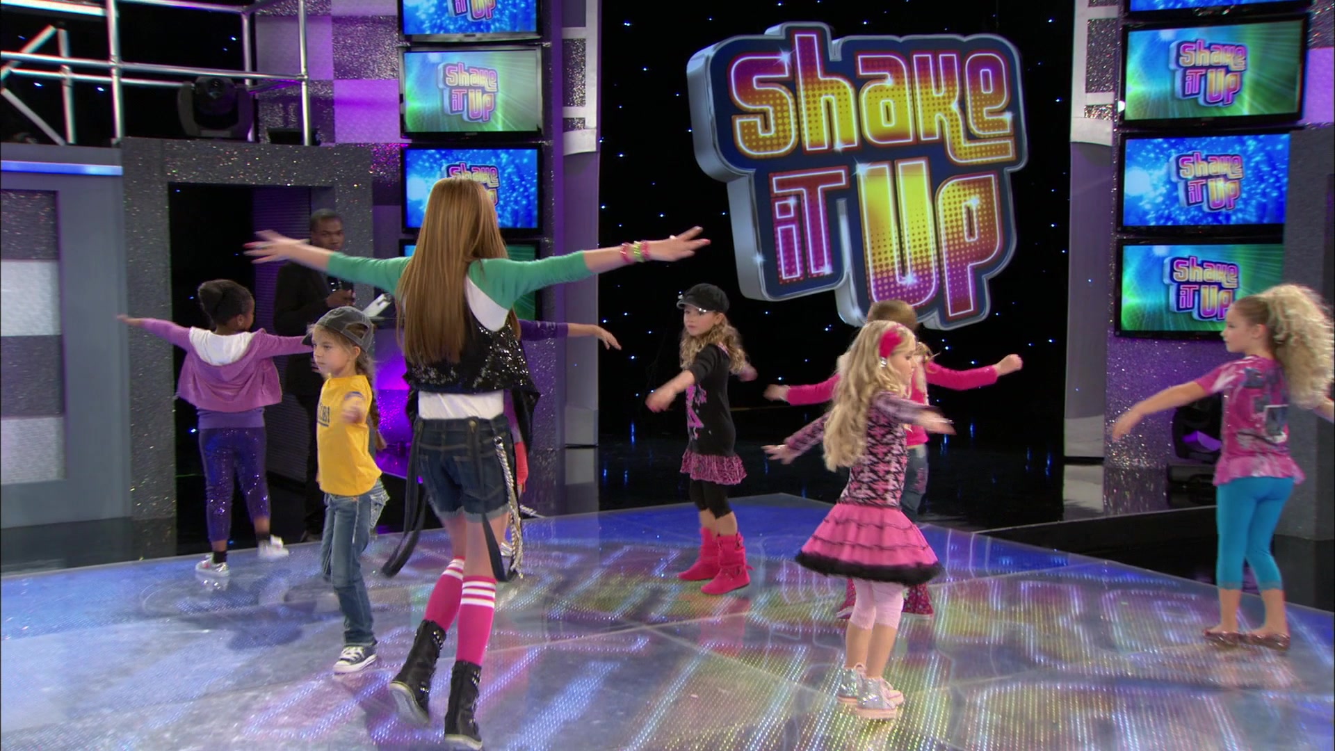 Shake_It_Up_S01E13_1080p_BTD_001148.jpg Shake_It_Up_S01E13_1080p_BTD_001148.jpg