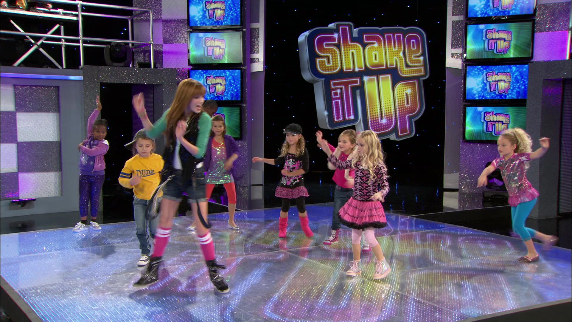 Shake_It_Up_S01E13_1080p_BTD_001157.jpg Shake_It_Up_S01E13_1080p_BTD_001157.jpg