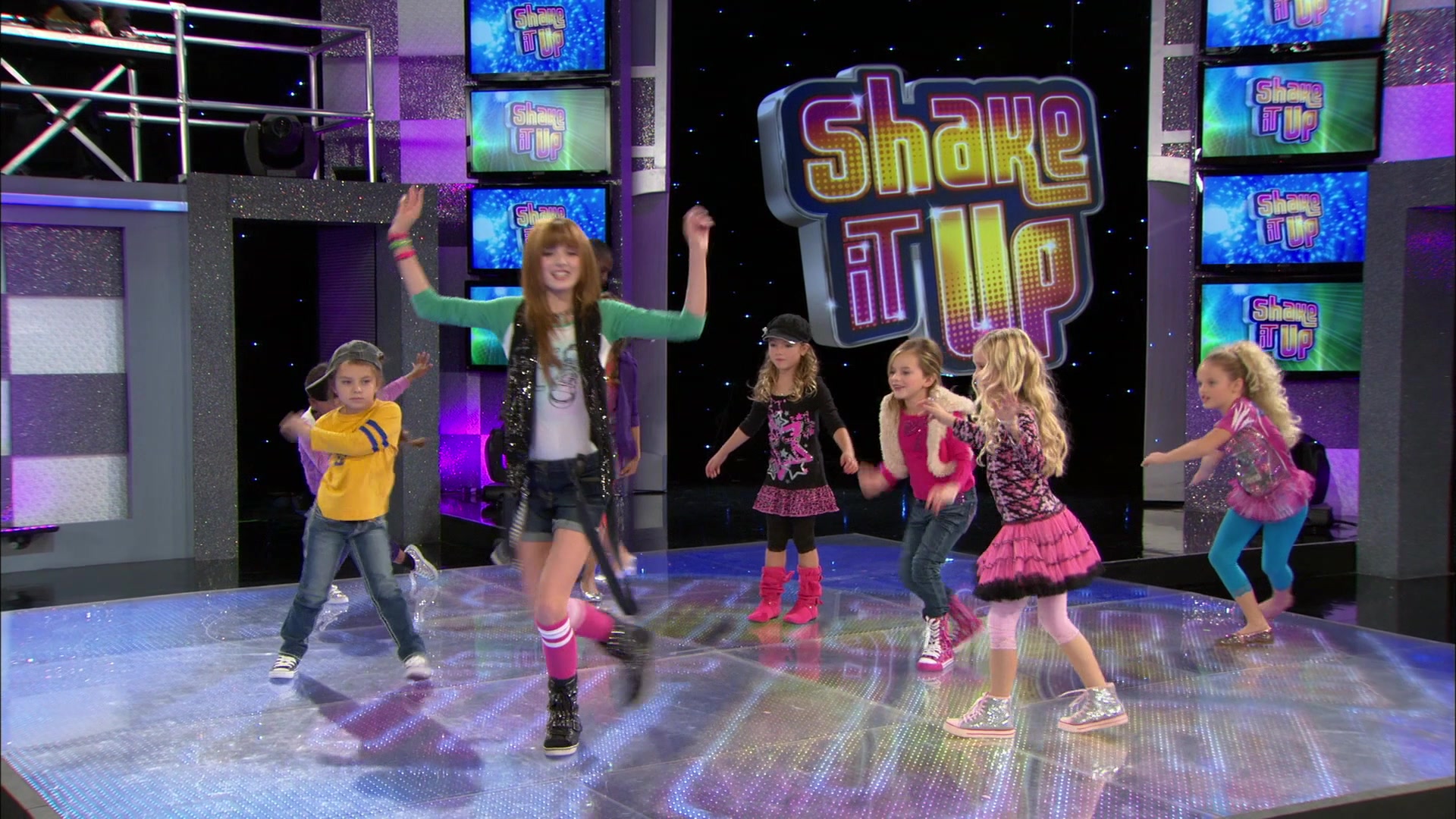 Shake_It_Up_S01E13_1080p_BTD_001160.jpg Shake_It_Up_S01E13_1080p_BTD_001160.jpg