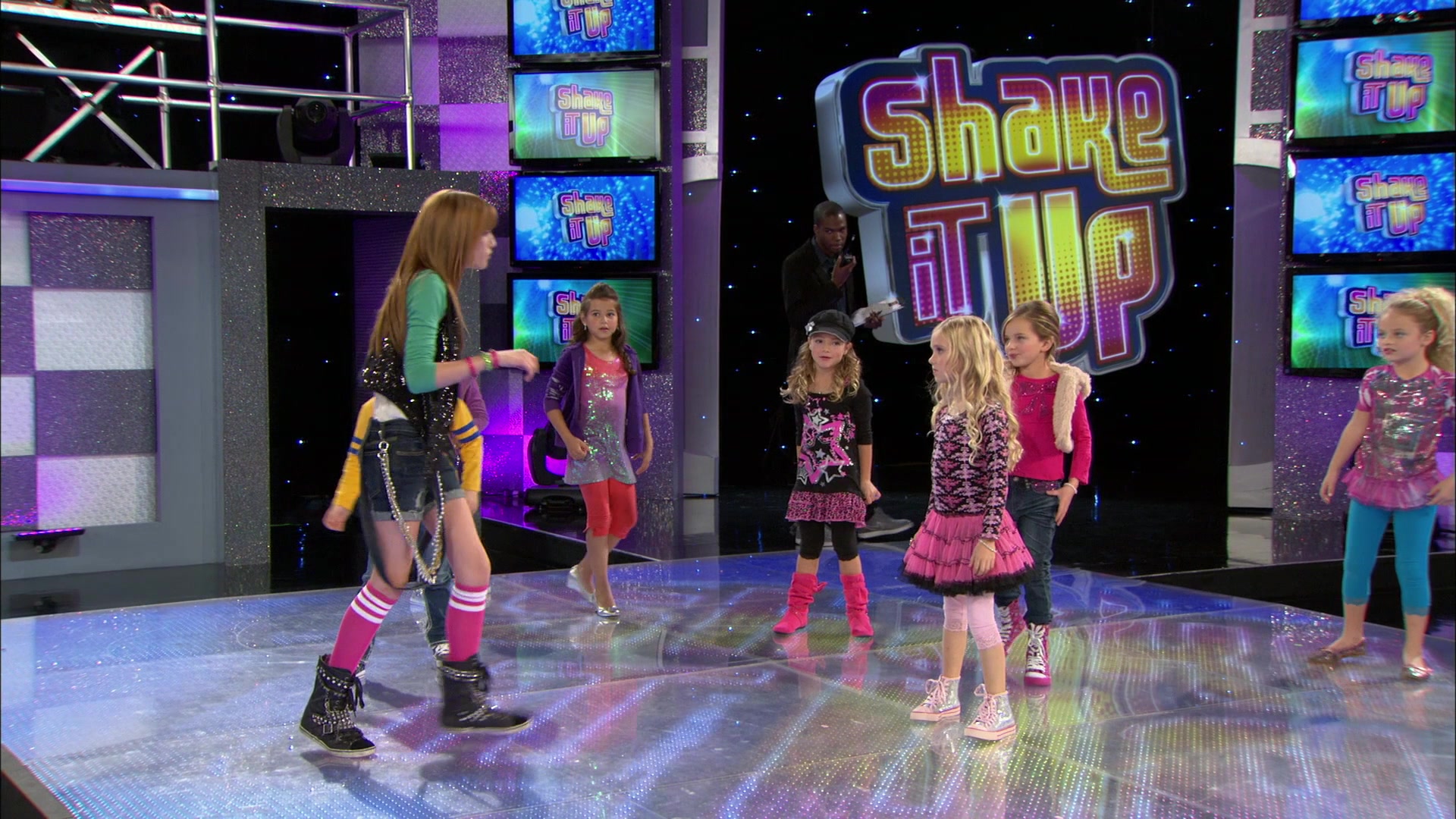Shake_It_Up_S01E13_1080p_BTD_001167.jpg