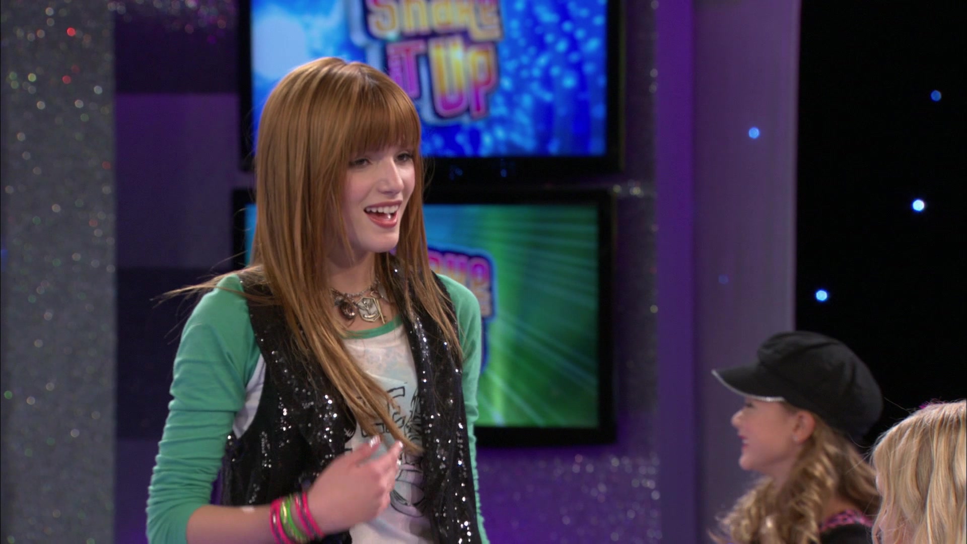 Shake_It_Up_S01E13_1080p_BTD_001199.jpg