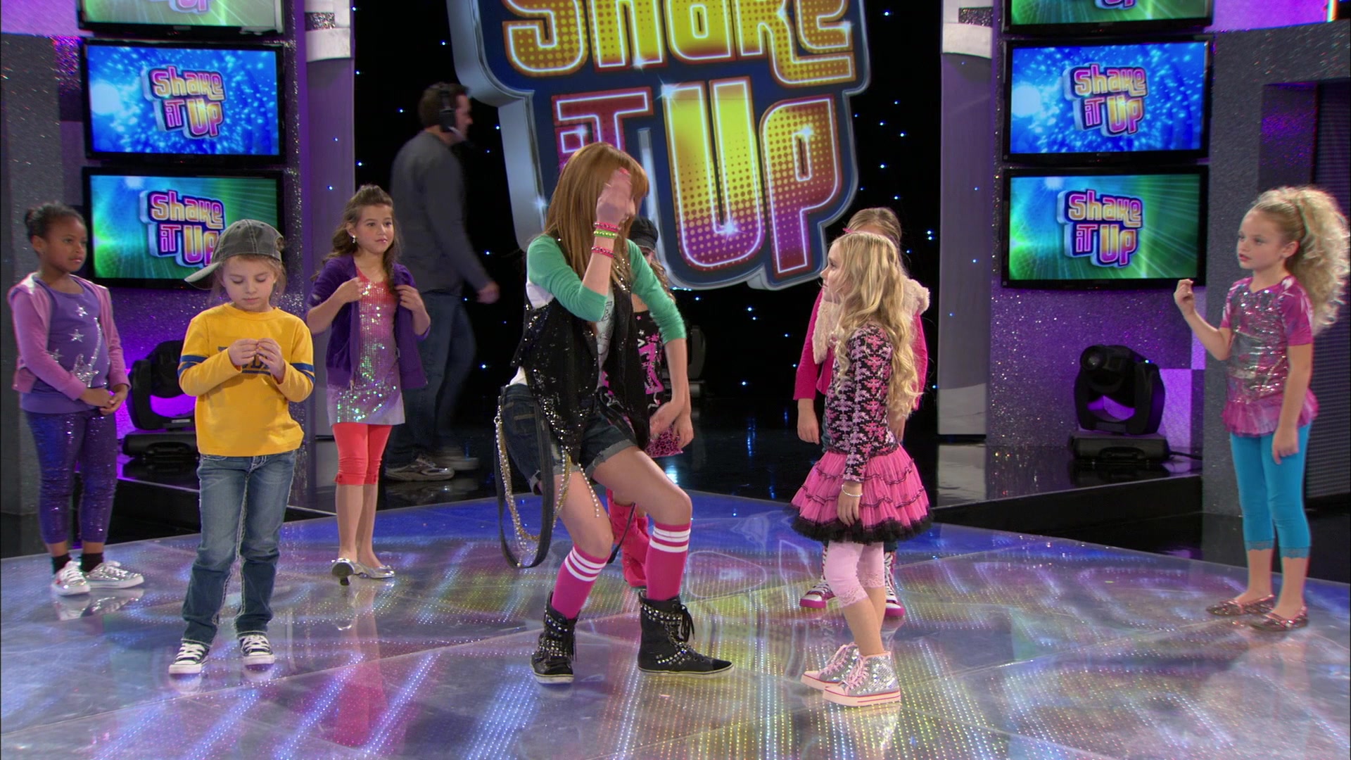 Shake_It_Up_S01E13_1080p_BTD_001226.jpg Shake_It_Up_S01E13_1080p_BTD_001226.jpg