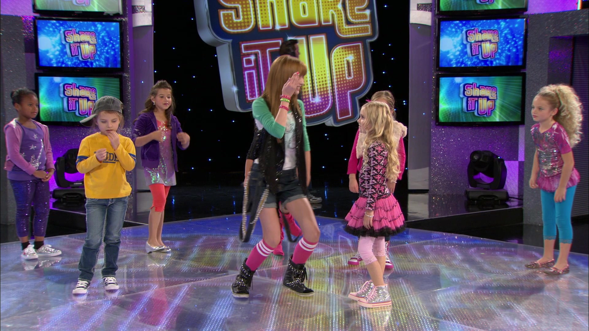 Shake_It_Up_S01E13_1080p_BTD_001228.jpg Shake_It_Up_S01E13_1080p_BTD_001228.jpg