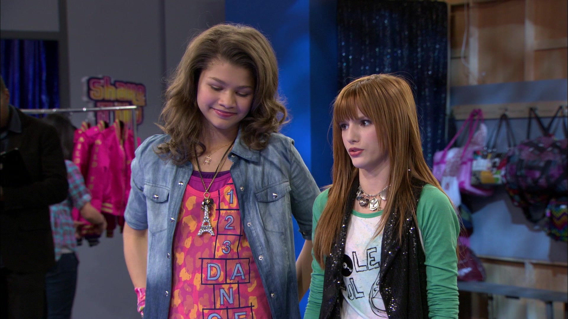 Shake_It_Up_S01E13_1080p_BTD_001748.jpg Shake_It_Up_S01E13_1080p_BTD_001748.jpg