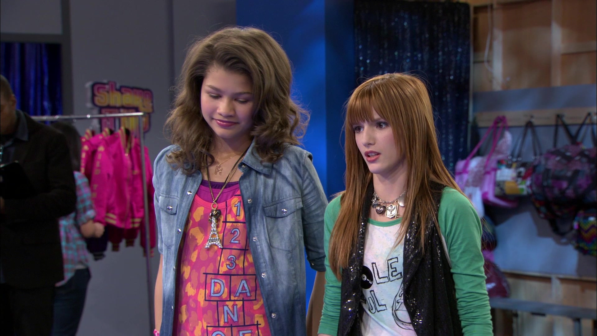 Shake_It_Up_S01E13_1080p_BTD_001749.jpg Shake_It_Up_S01E13_1080p_BTD_001749.jpg