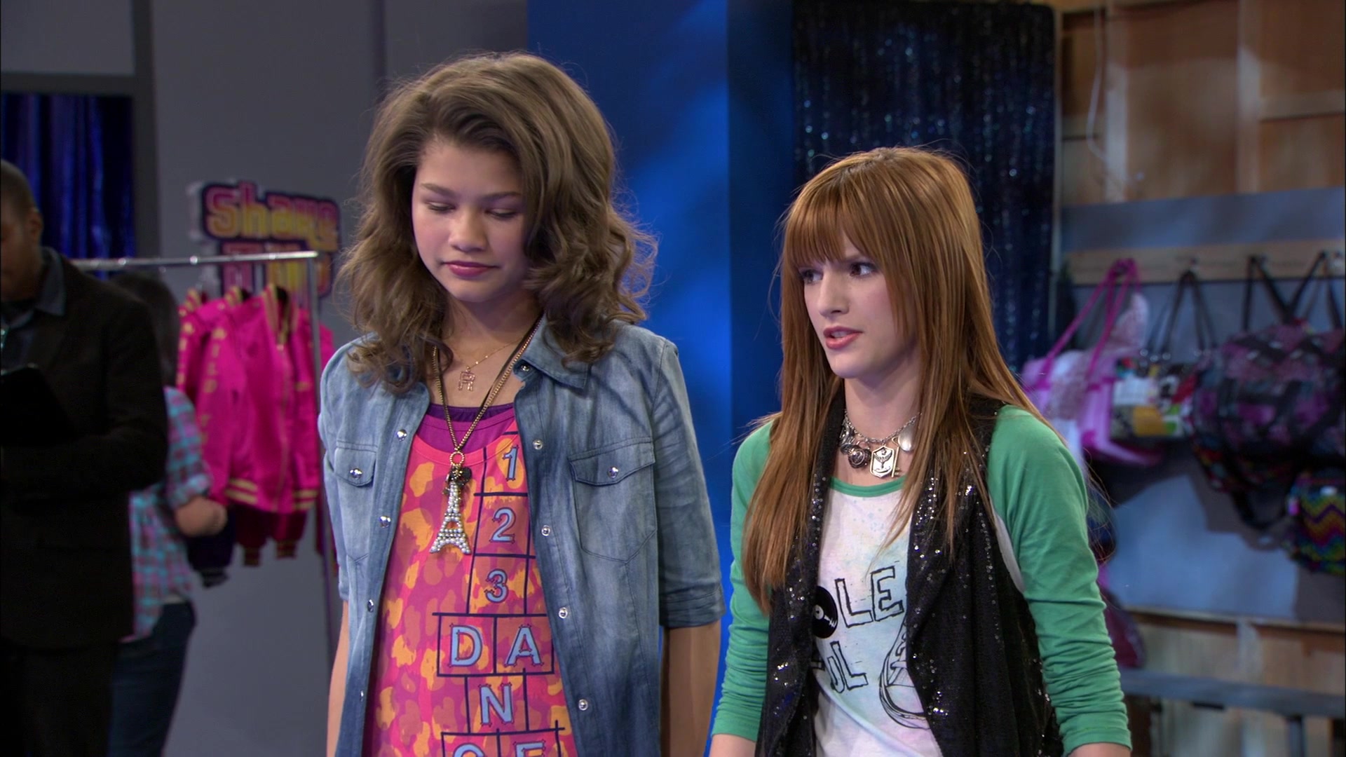 Shake_It_Up_S01E13_1080p_BTD_001750.jpg