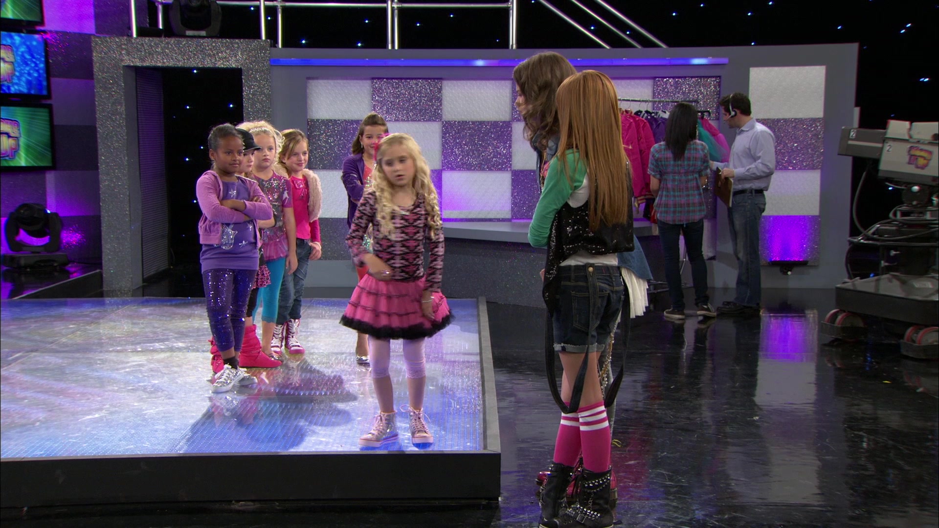 Shake_It_Up_S01E13_1080p_BTD_001890.jpg Shake_It_Up_S01E13_1080p_BTD_001890.jpg