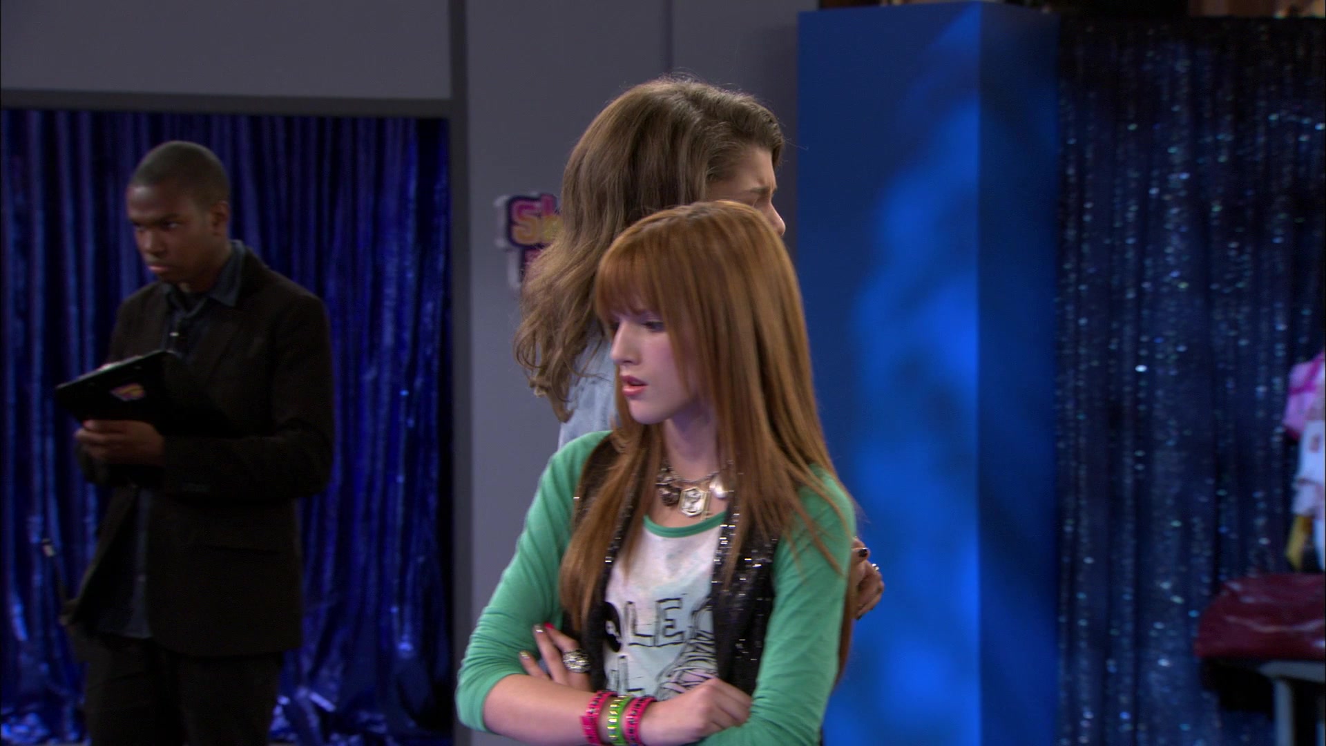 Shake_It_Up_S01E13_1080p_BTD_001900.jpg Shake_It_Up_S01E13_1080p_BTD_001900.jpg
