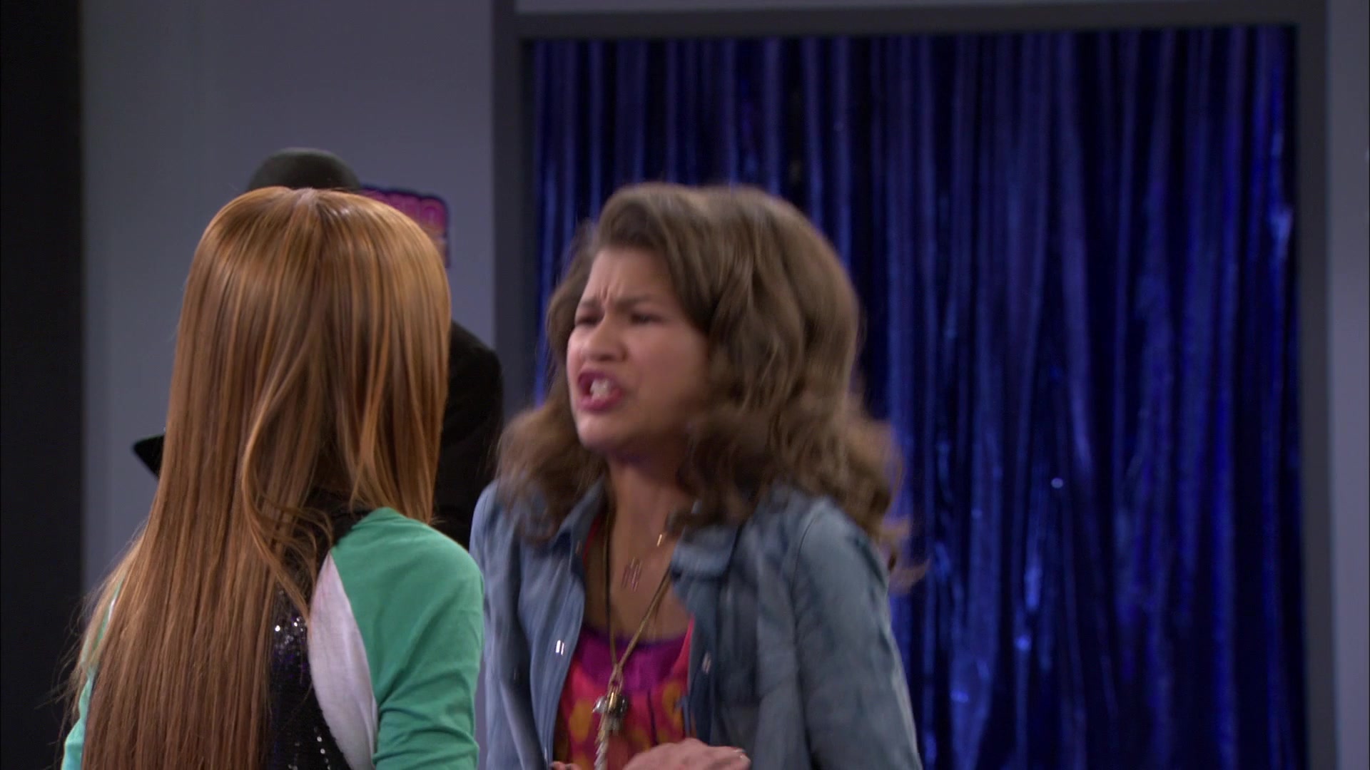 Shake_It_Up_S01E13_1080p_BTD_001939.jpg Shake_It_Up_S01E13_1080p_BTD_001939.jpg