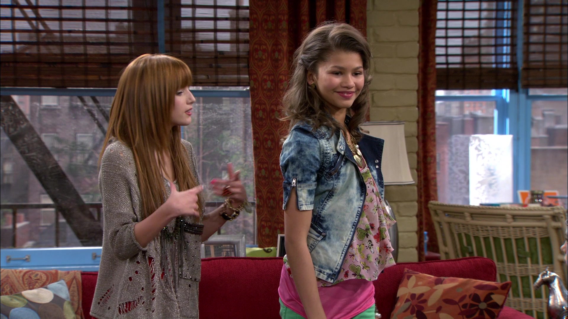 Shake_It_Up_S01E13_1080p_BTD_002006.jpg Shake_It_Up_S01E13_1080p_BTD_002006.jpg