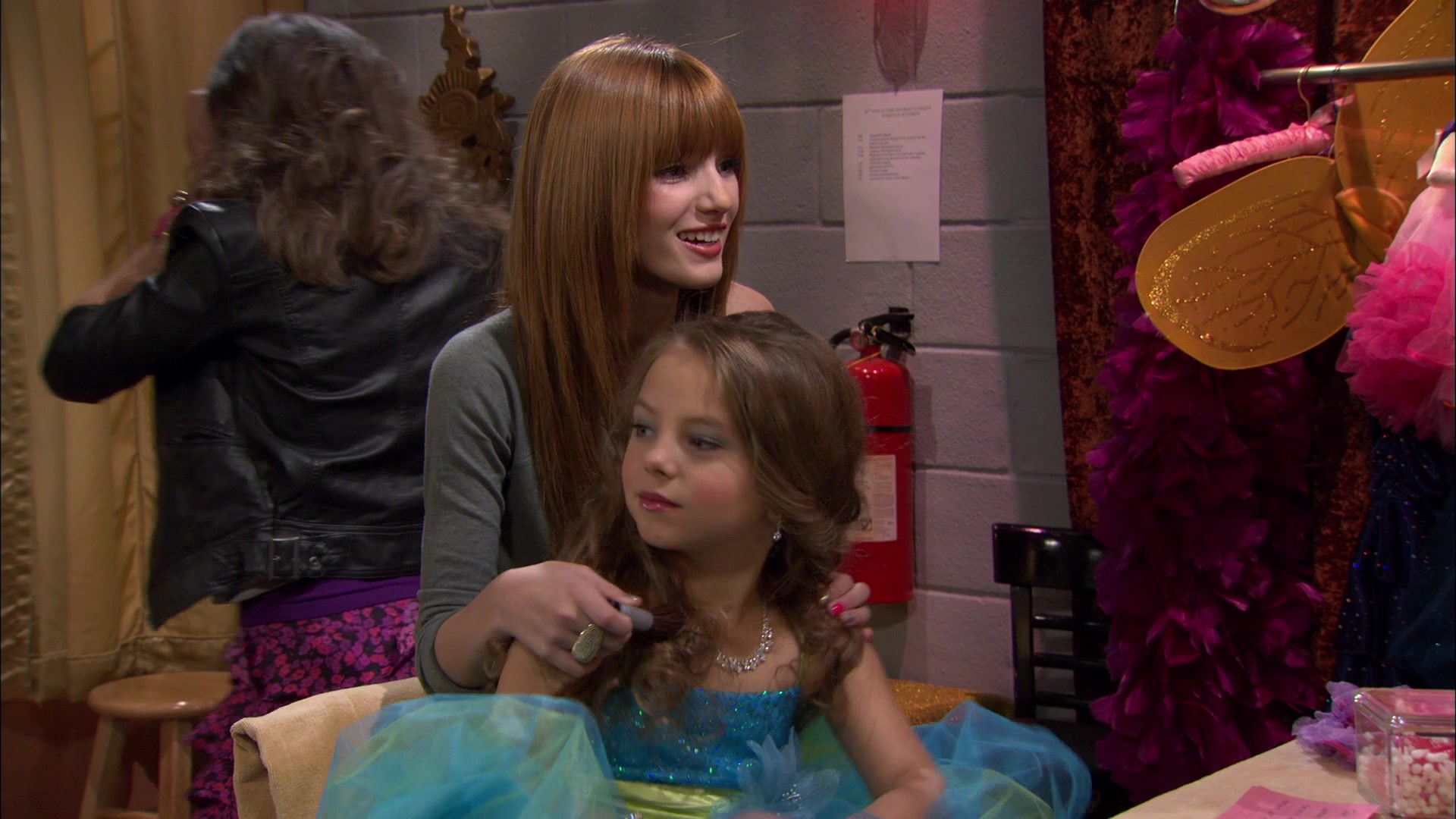 Shake_It_Up_S01E13_1080p_BTD_002364.jpg Shake_It_Up_S01E13_1080p_BTD_002364.jpg