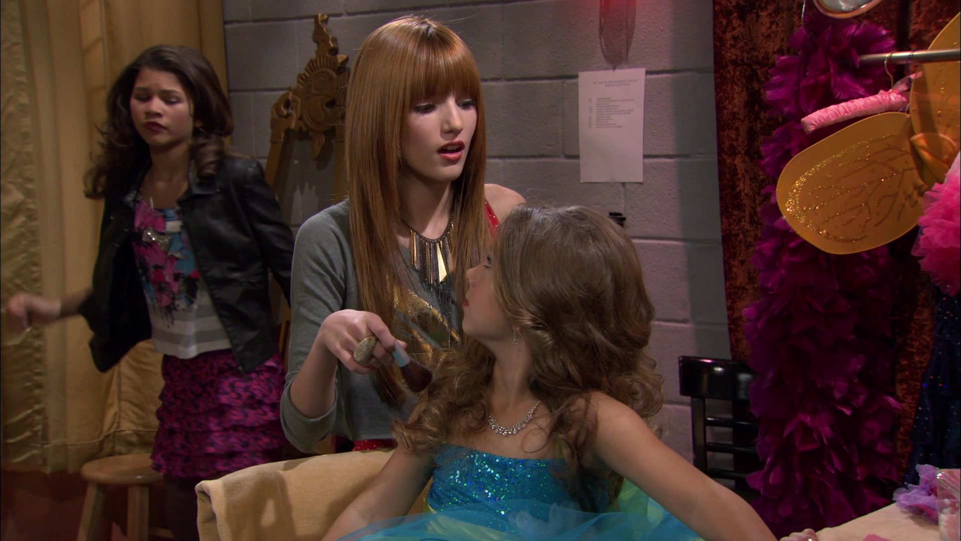Shake_It_Up_S01E13_1080p_BTD_002368.jpg