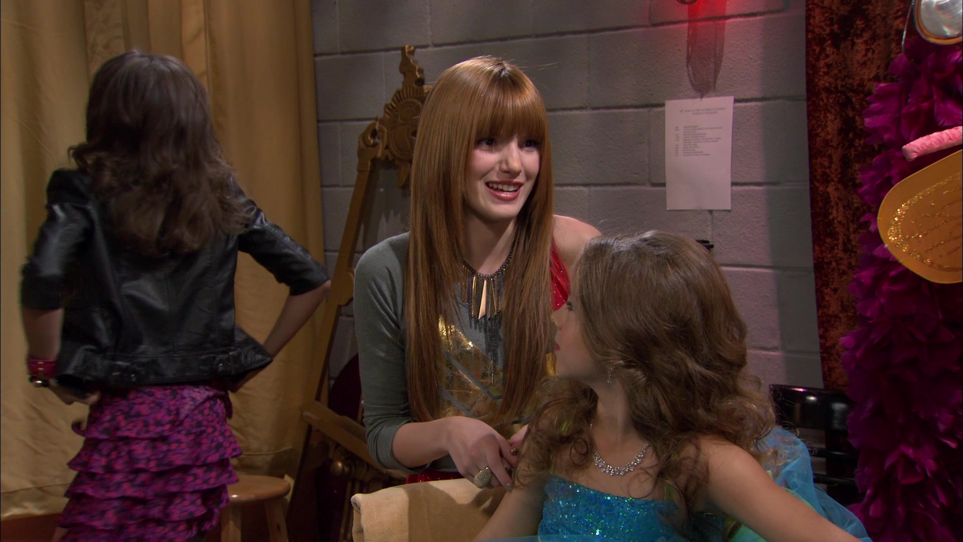 Shake_It_Up_S01E13_1080p_BTD_002376.jpg Shake_It_Up_S01E13_1080p_BTD_002376.jpg