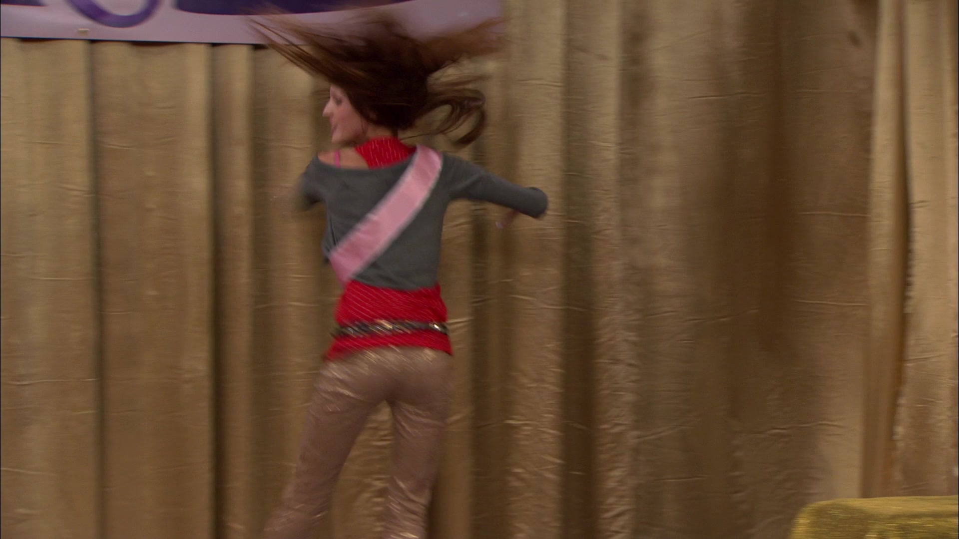 Shake_It_Up_S01E13_1080p_BTD_003085.jpg