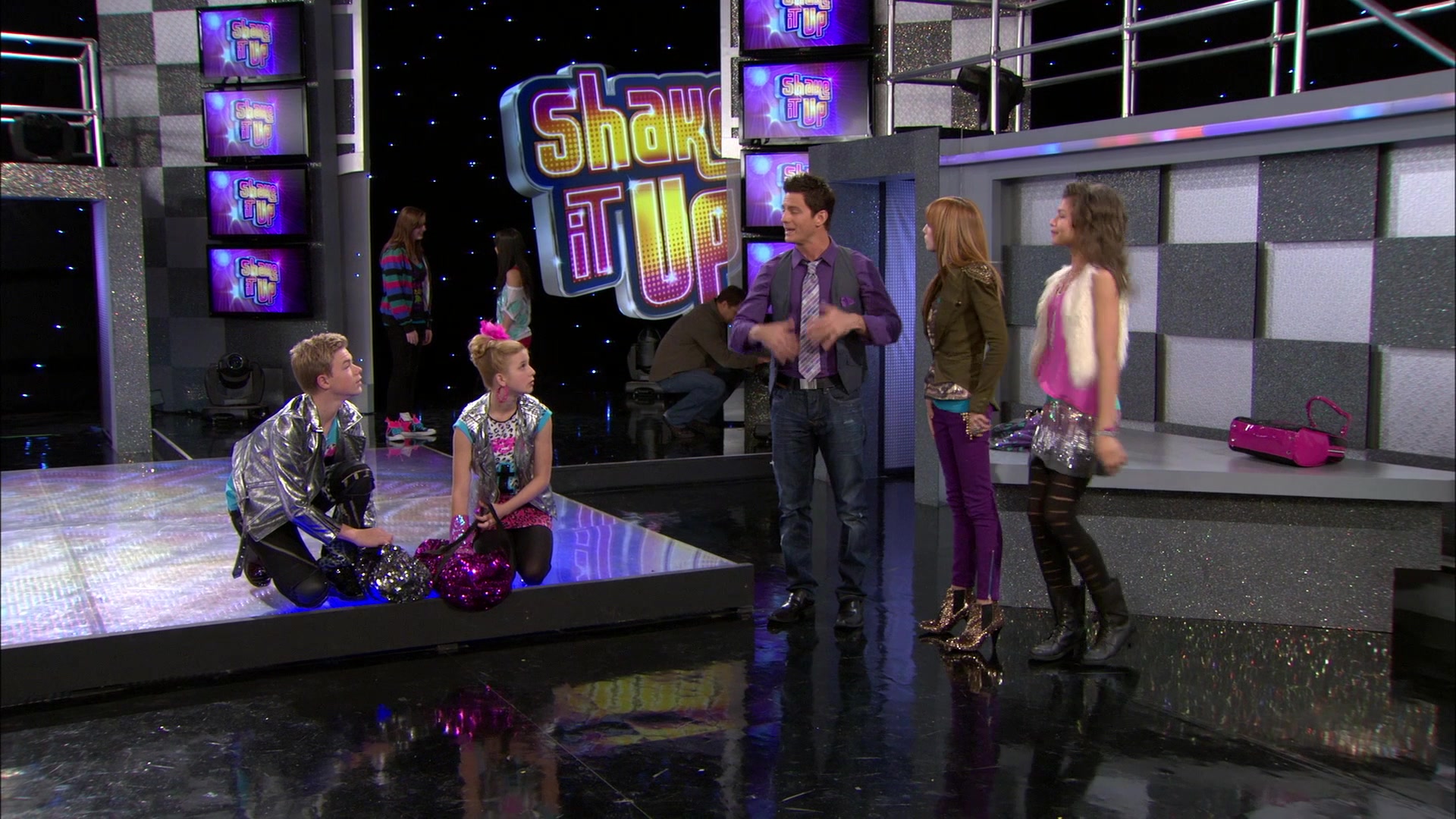 Shake_It_Up_S01E14_1080p_BTD_000466.jpg Shake_It_Up_S01E14_1080p_BTD_000466.jpg