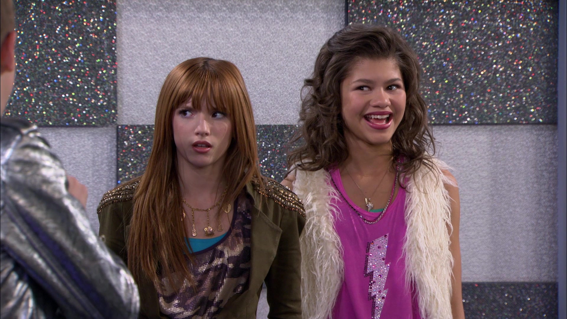 Shake_It_Up_S01E14_1080p_BTD_000492.jpg Shake_It_Up_S01E14_1080p_BTD_000492.jpg