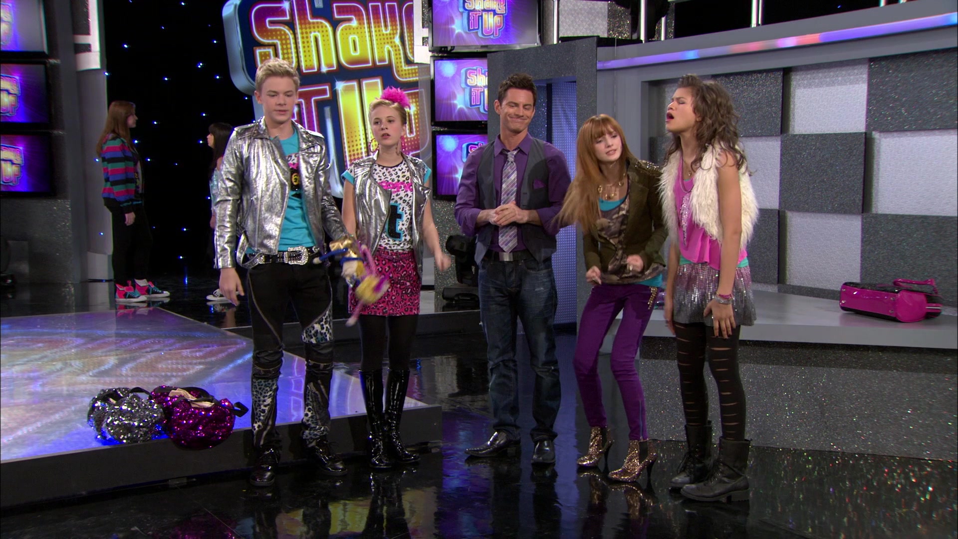Shake_It_Up_S01E14_1080p_BTD_000518.jpg Shake_It_Up_S01E14_1080p_BTD_000518.jpg