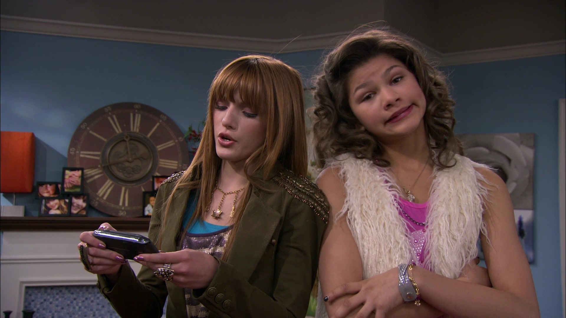 Shake_It_Up_S01E14_1080p_BTD_000737.jpg Shake_It_Up_S01E14_1080p_BTD_000737.jpg