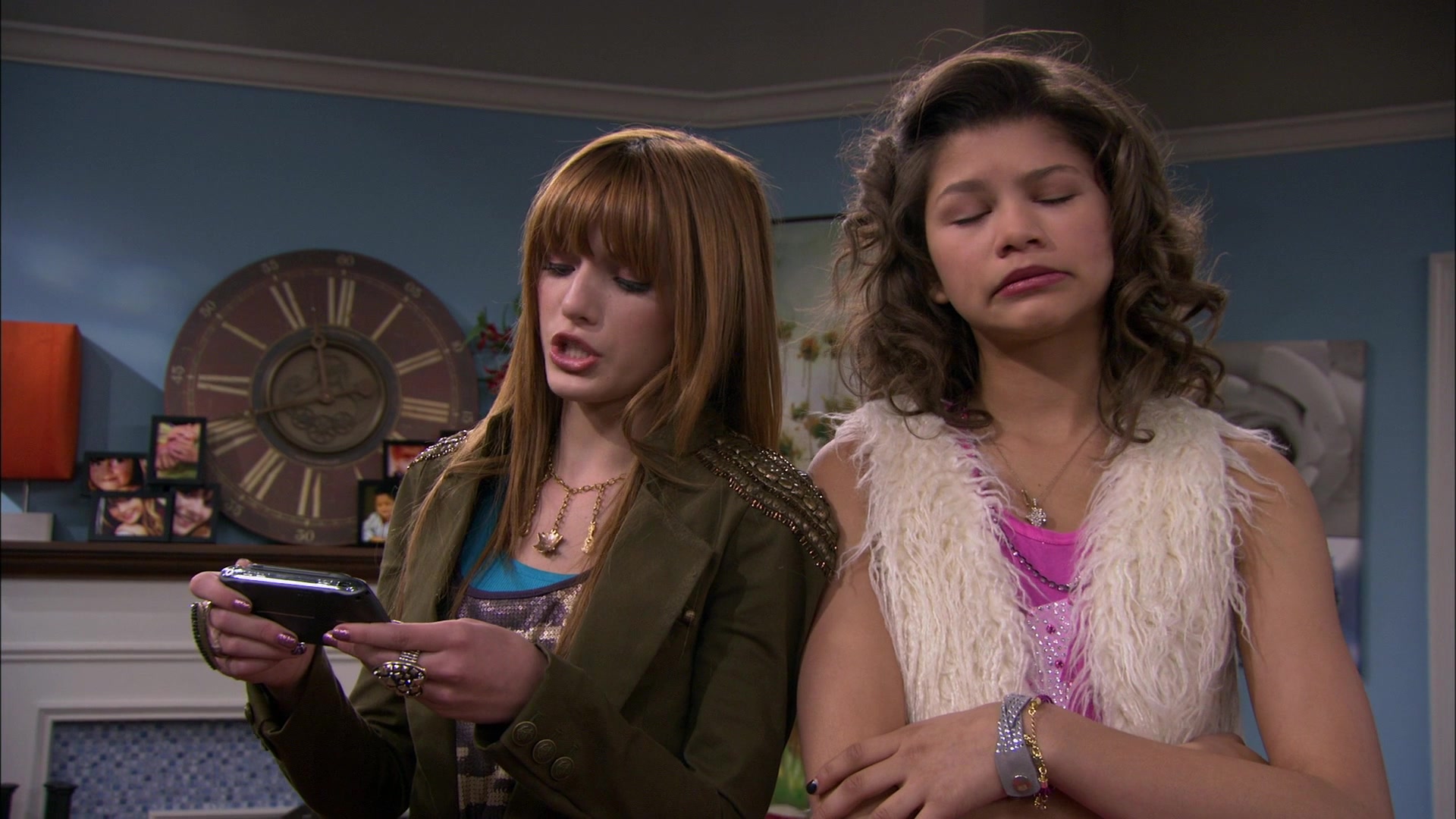 Shake_It_Up_S01E14_1080p_BTD_000740.jpg Shake_It_Up_S01E14_1080p_BTD_000740.jpg