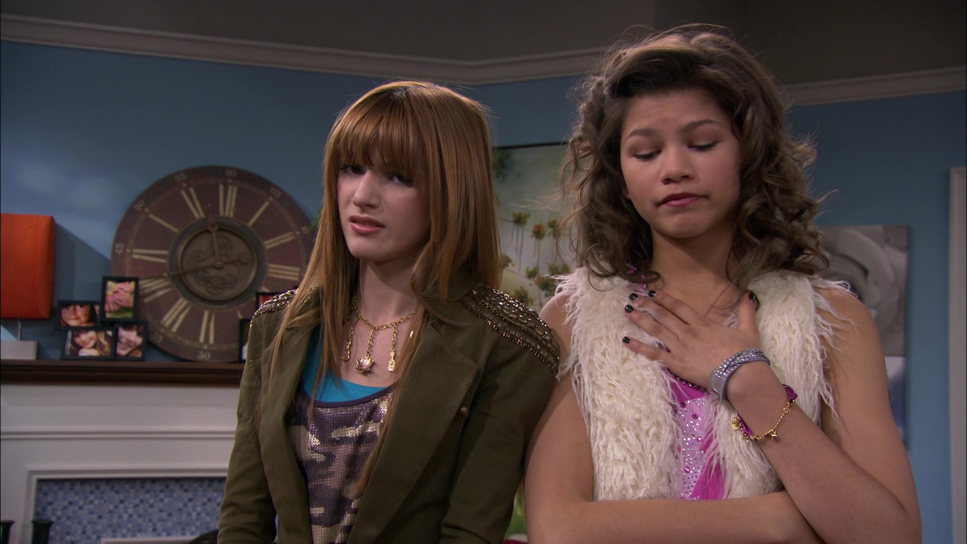 Shake_It_Up_S01E14_1080p_BTD_000749.jpg