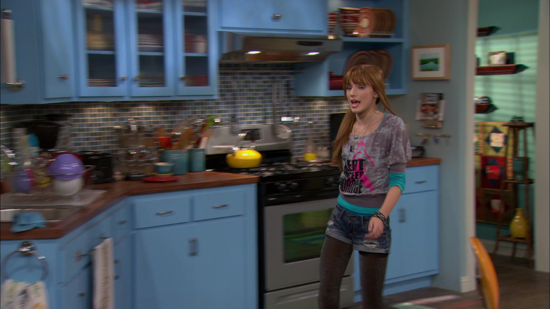 Shake_It_Up_S01E14_1080p_BTD_001153.jpg