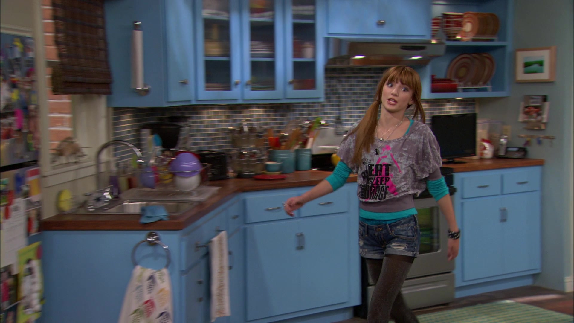 Shake_It_Up_S01E14_1080p_BTD_001154.jpg