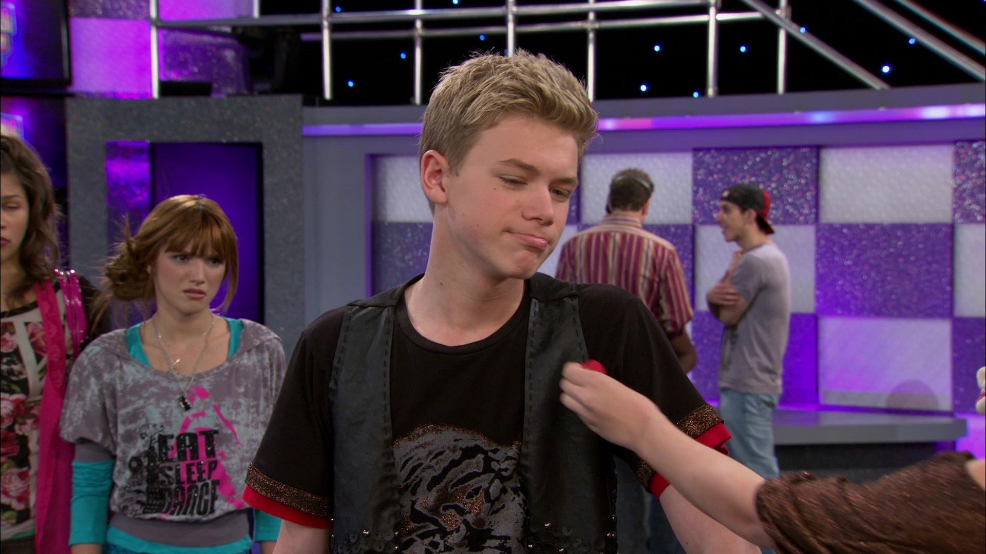Shake_It_Up_S01E14_1080p_BTD_001291.jpg Shake_It_Up_S01E14_1080p_BTD_001291.jpg