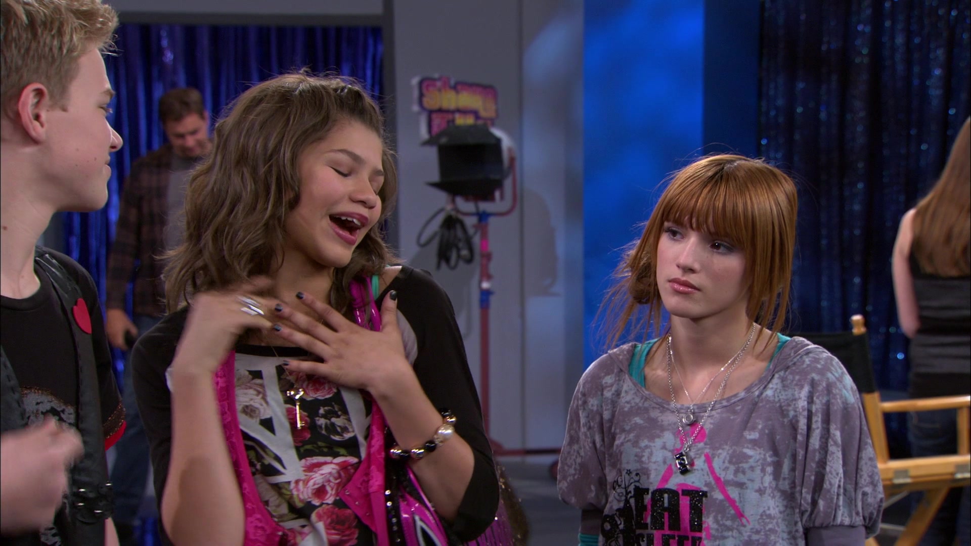 Shake_It_Up_S01E14_1080p_BTD_001607.jpg