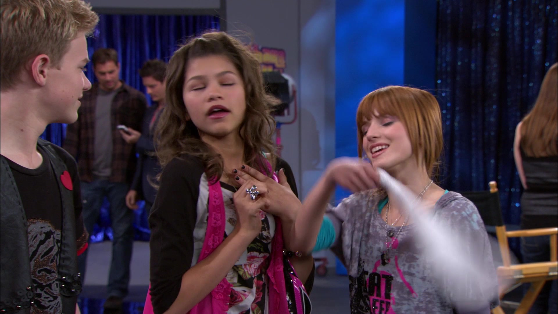 Shake_It_Up_S01E14_1080p_BTD_001612.jpg
