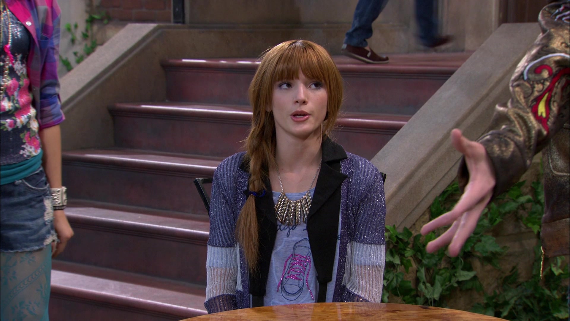 Shake_It_Up_S01E14_1080p_BTD_001915.jpg Shake_It_Up_S01E14_1080p_BTD_001915.jpg