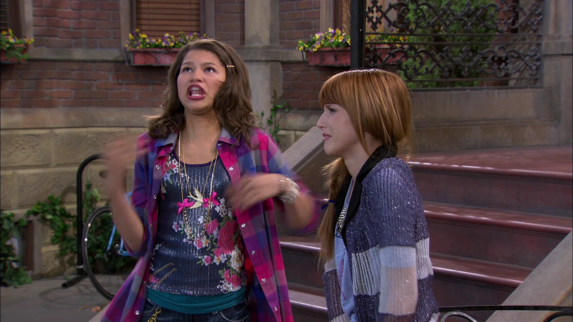 Shake_It_Up_S01E14_1080p_BTD_001935.jpg Shake_It_Up_S01E14_1080p_BTD_001935.jpg