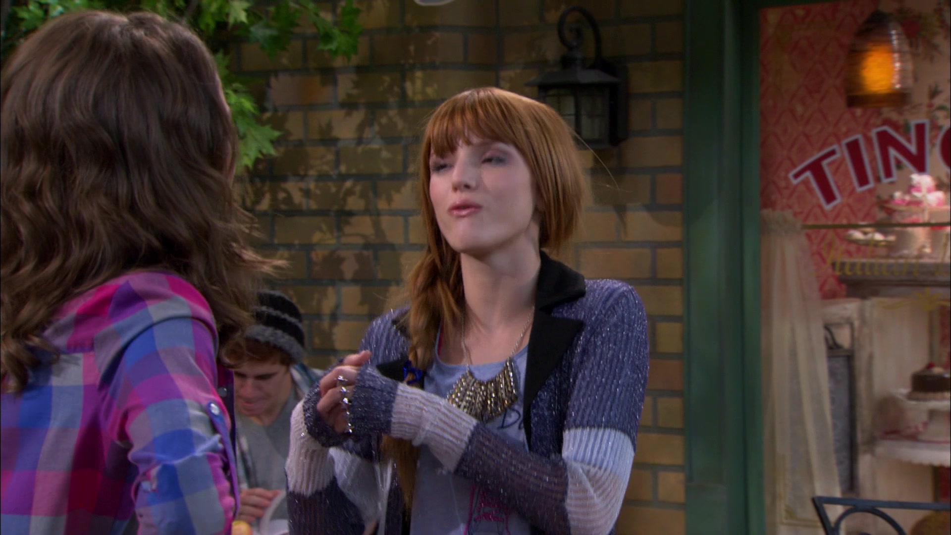 Shake_It_Up_S01E14_1080p_BTD_001973.jpg Shake_It_Up_S01E14_1080p_BTD_001973.jpg