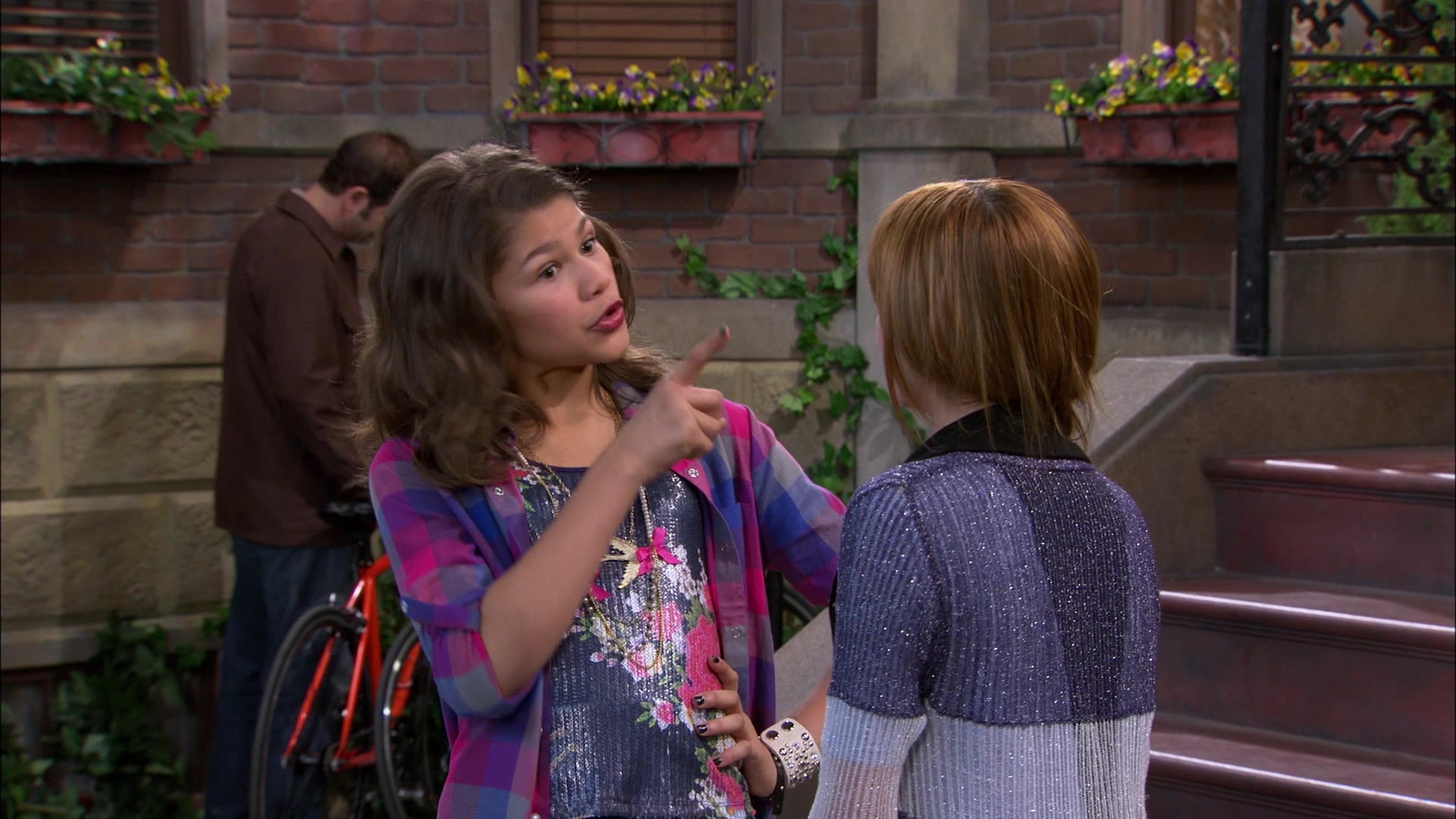 Shake_It_Up_S01E14_1080p_BTD_001978.jpg Shake_It_Up_S01E14_1080p_BTD_001978.jpg