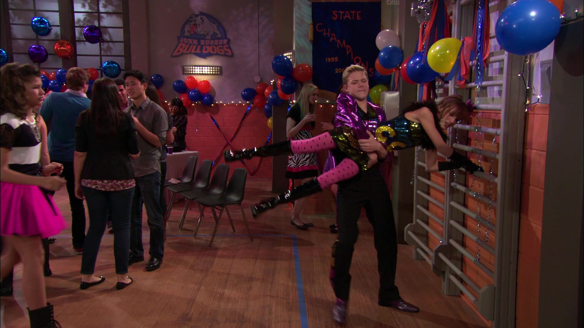 Shake_It_Up_S01E14_1080p_BTD_002303.jpg