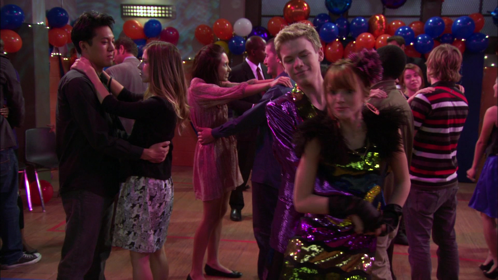 Shake_It_Up_S01E14_1080p_BTD_002385.jpg Shake_It_Up_S01E14_1080p_BTD_002385.jpg