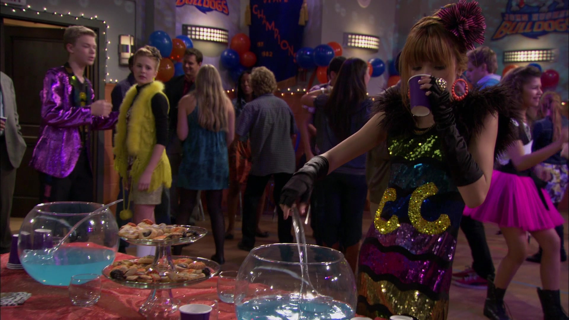 Shake_It_Up_S01E14_1080p_BTD_002681.jpg Shake_It_Up_S01E14_1080p_BTD_002681.jpg