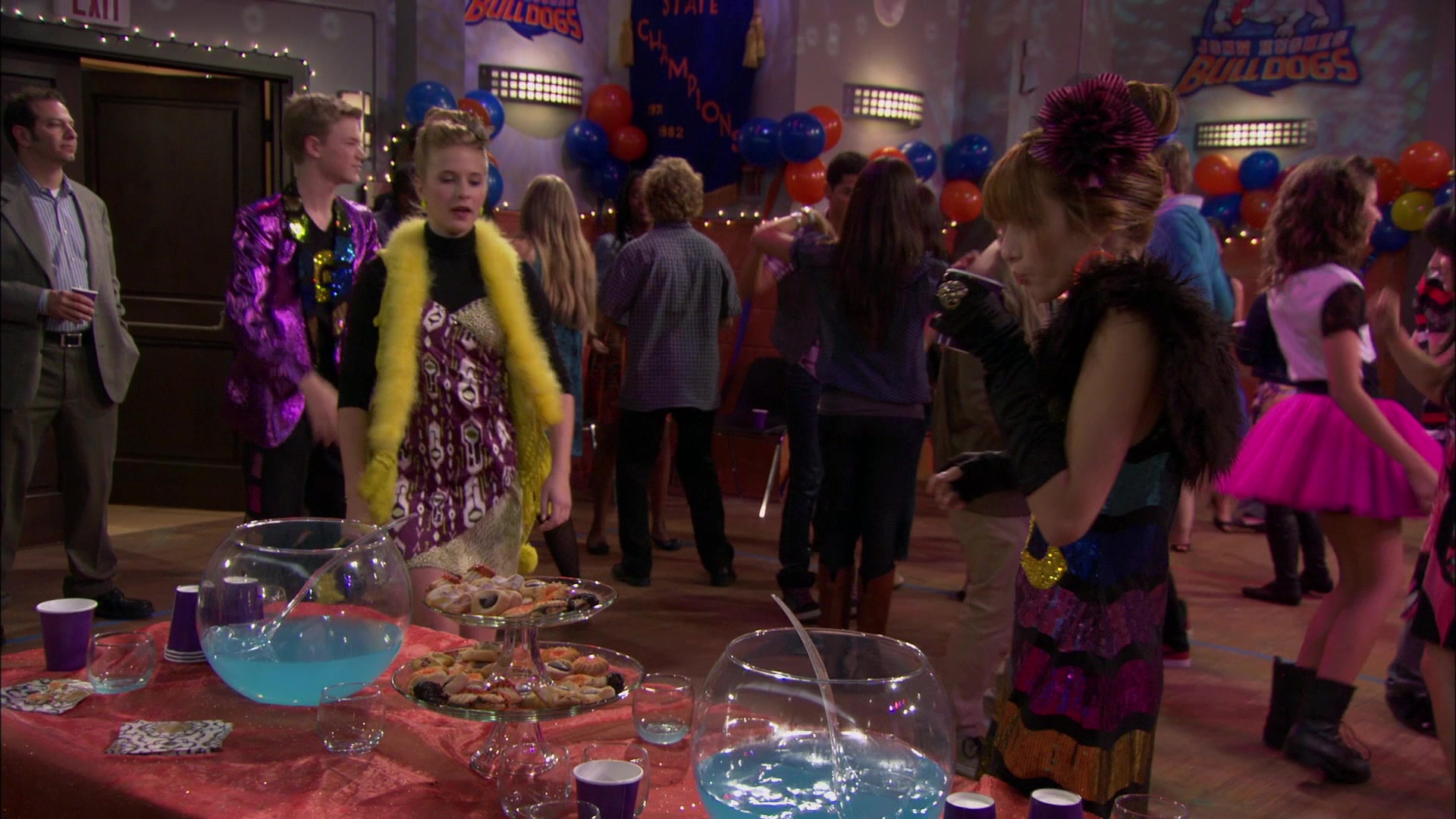 Shake_It_Up_S01E14_1080p_BTD_002684.jpg Shake_It_Up_S01E14_1080p_BTD_002684.jpg