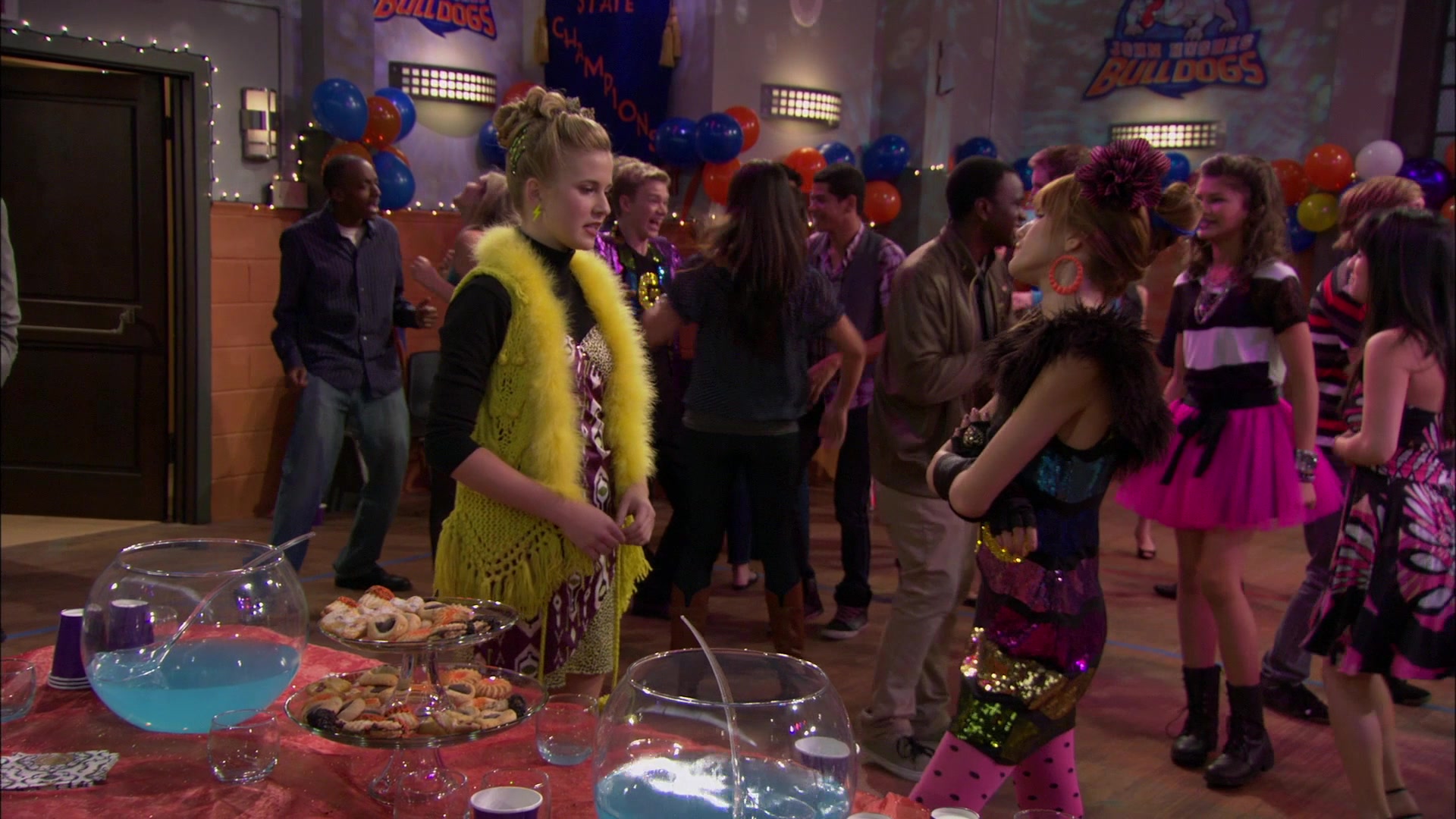 Shake_It_Up_S01E14_1080p_BTD_002693.jpg Shake_It_Up_S01E14_1080p_BTD_002693.jpg
