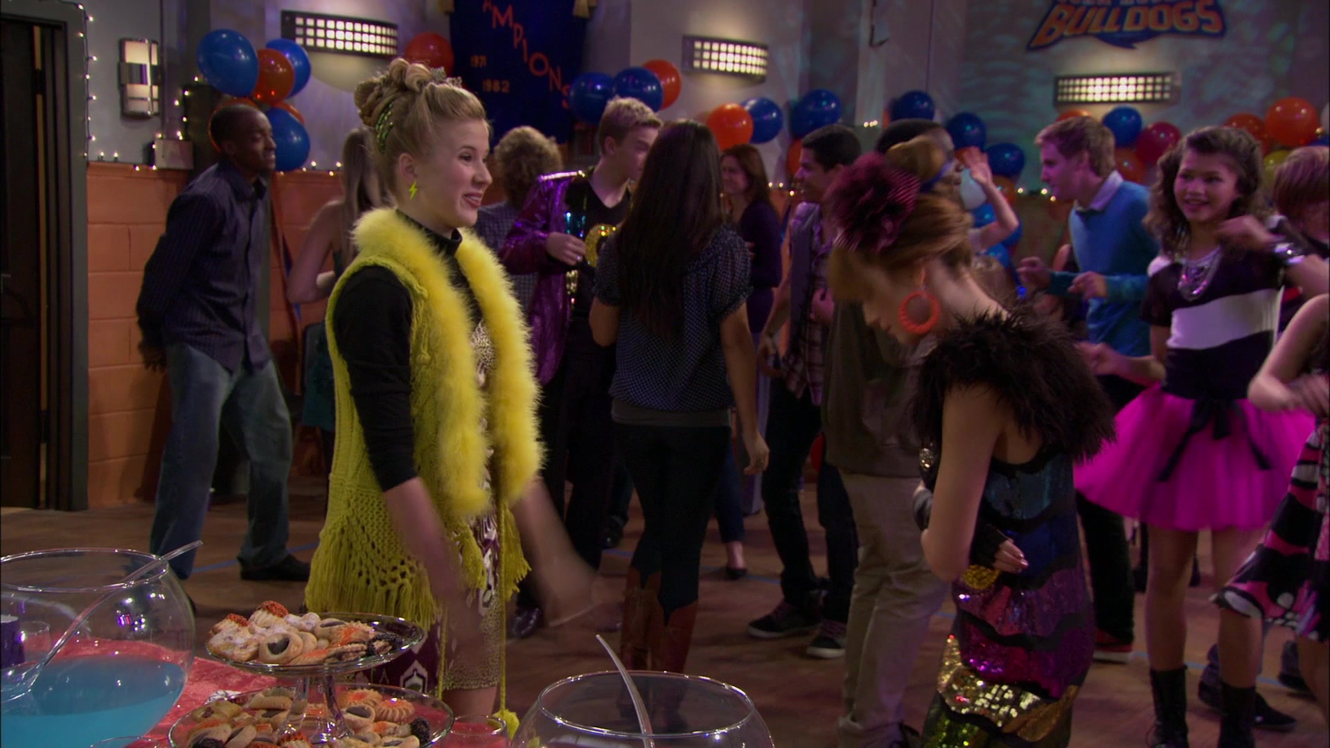 Shake_It_Up_S01E14_1080p_BTD_002701.jpg Shake_It_Up_S01E14_1080p_BTD_002701.jpg