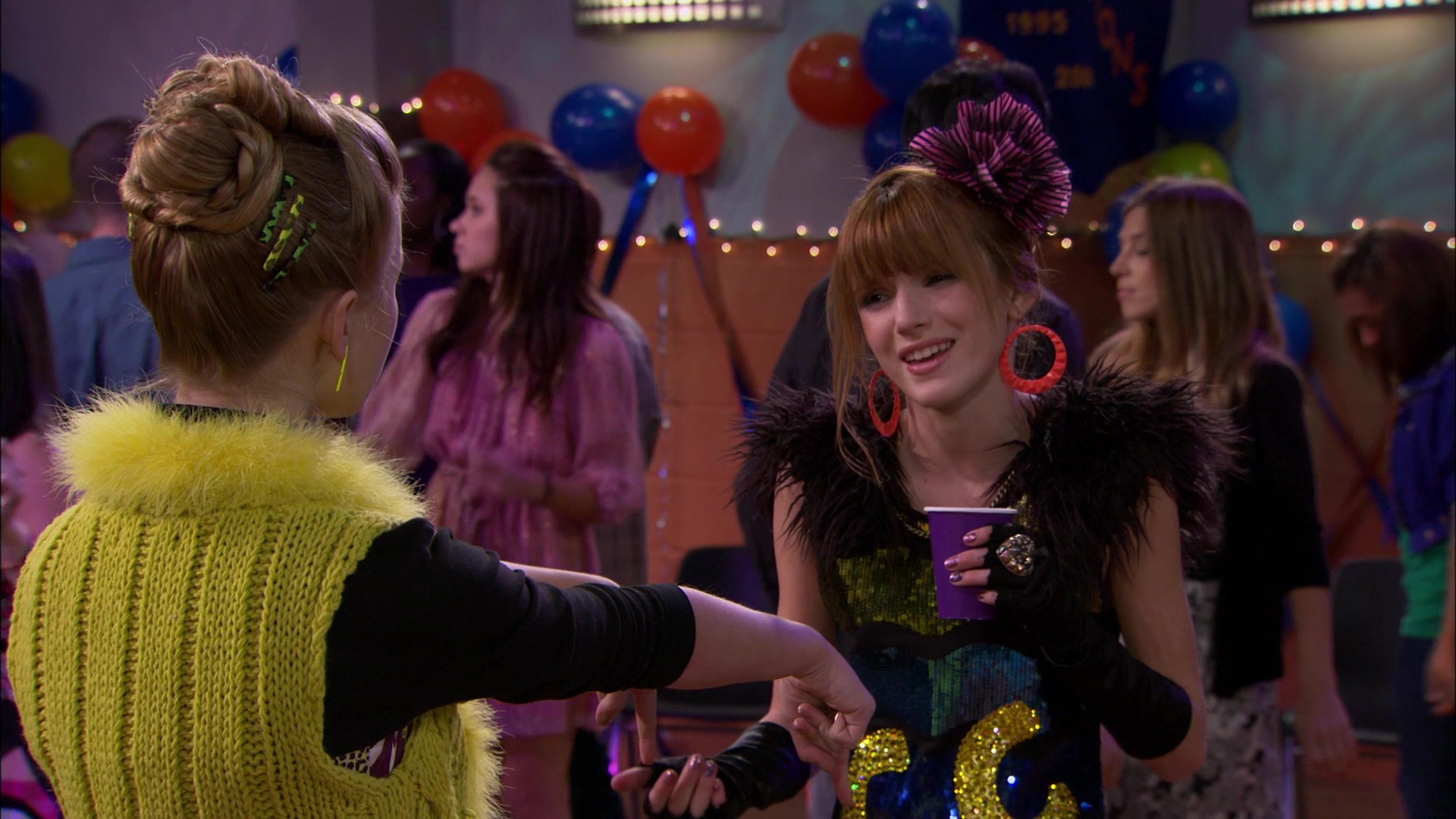 Shake_It_Up_S01E14_1080p_BTD_002747.jpg Shake_It_Up_S01E14_1080p_BTD_002747.jpg