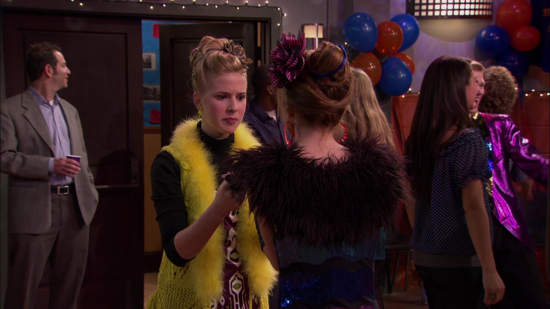 Shake_It_Up_S01E14_1080p_BTD_002768.jpg Shake_It_Up_S01E14_1080p_BTD_002768.jpg