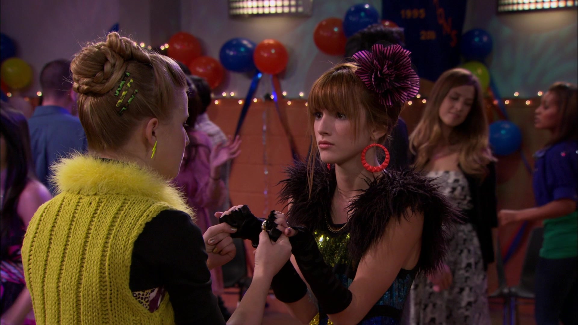 Shake_It_Up_S01E14_1080p_BTD_002773.jpg Shake_It_Up_S01E14_1080p_BTD_002773.jpg