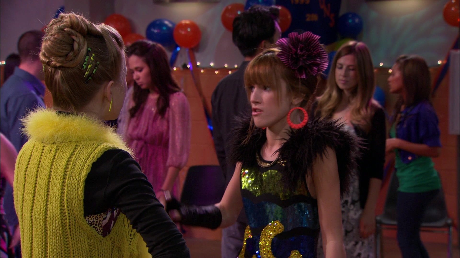 Shake_It_Up_S01E14_1080p_BTD_002789.jpg