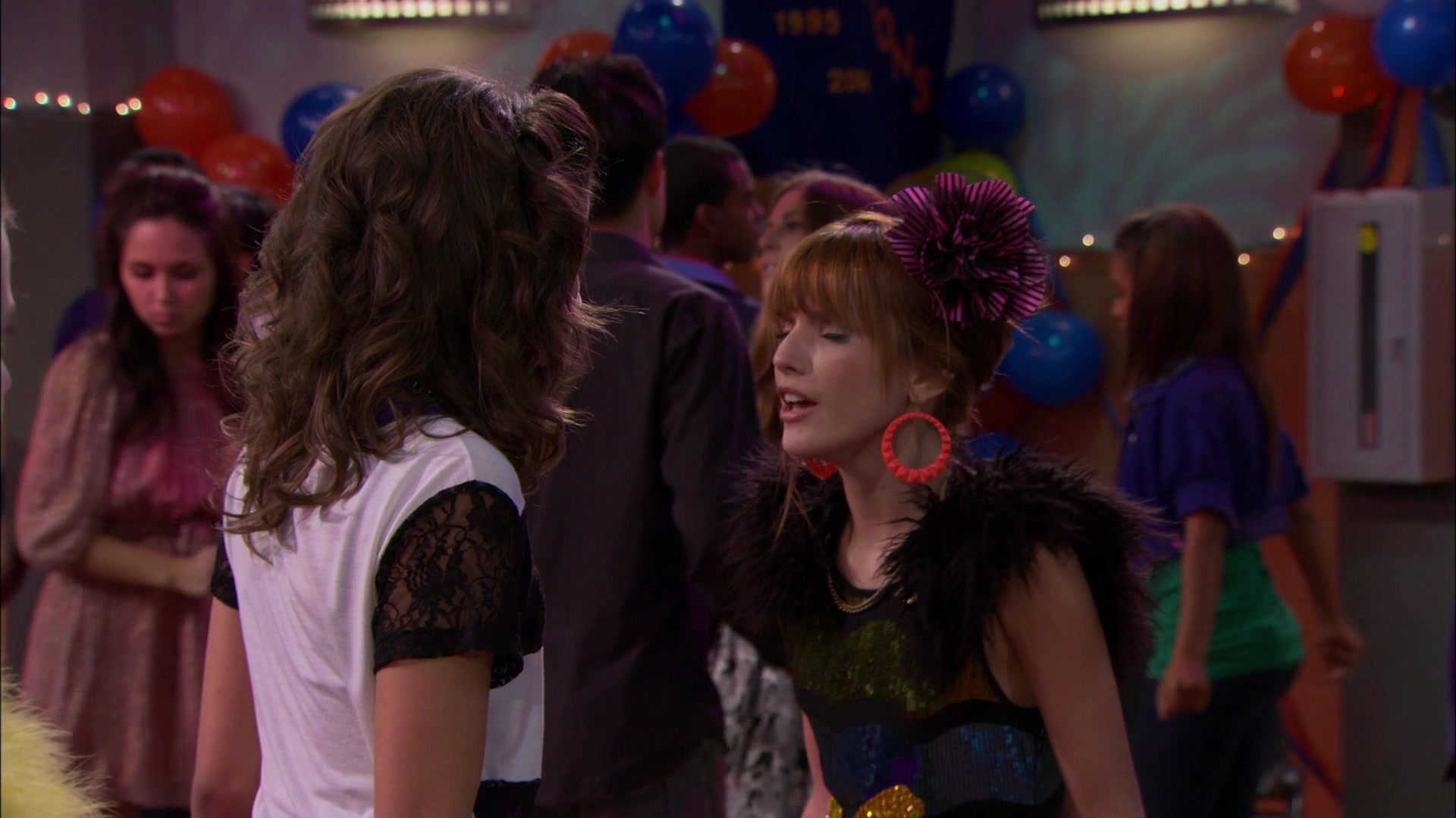 Shake_It_Up_S01E14_1080p_BTD_002814.jpg