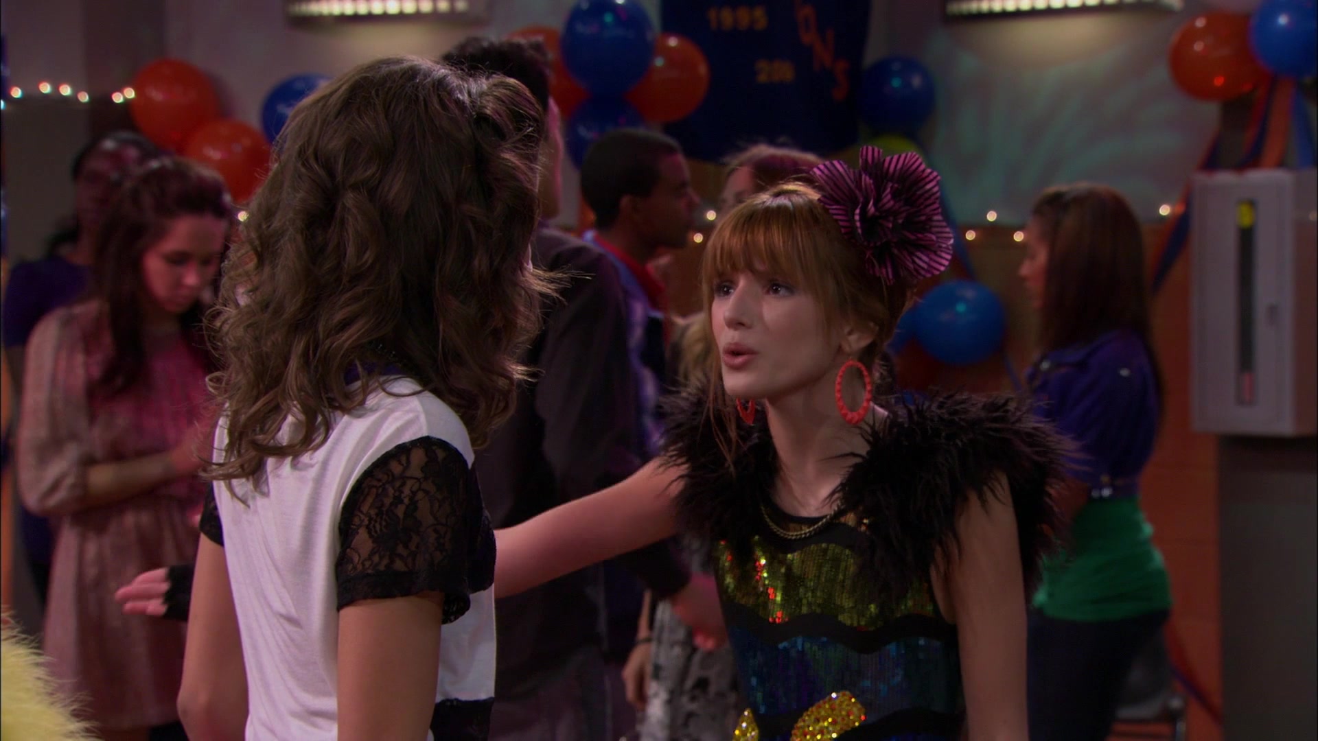 Shake_It_Up_S01E14_1080p_BTD_002815.jpg