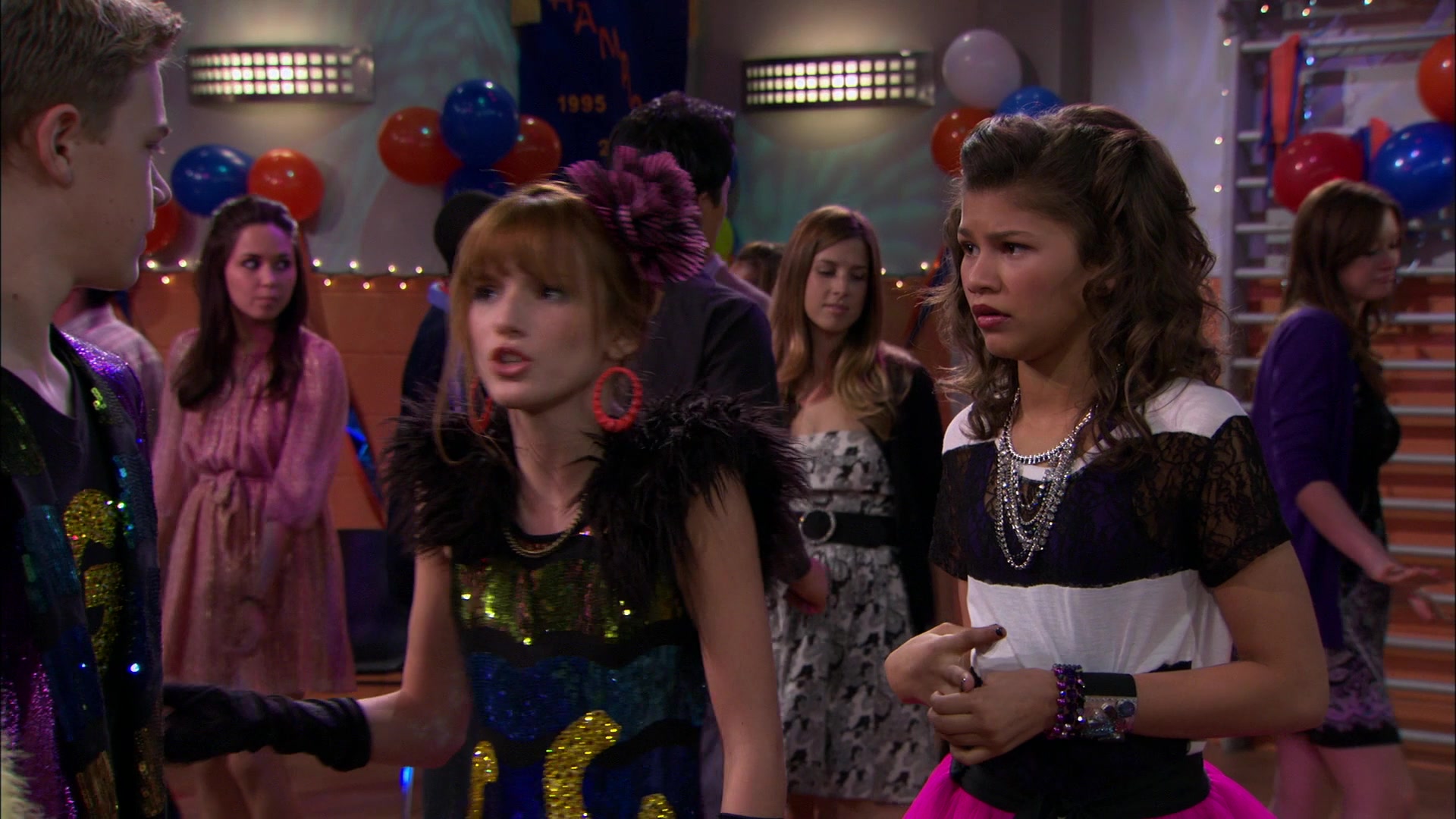 Shake_It_Up_S01E14_1080p_BTD_002974.jpg Shake_It_Up_S01E14_1080p_BTD_002974.jpg