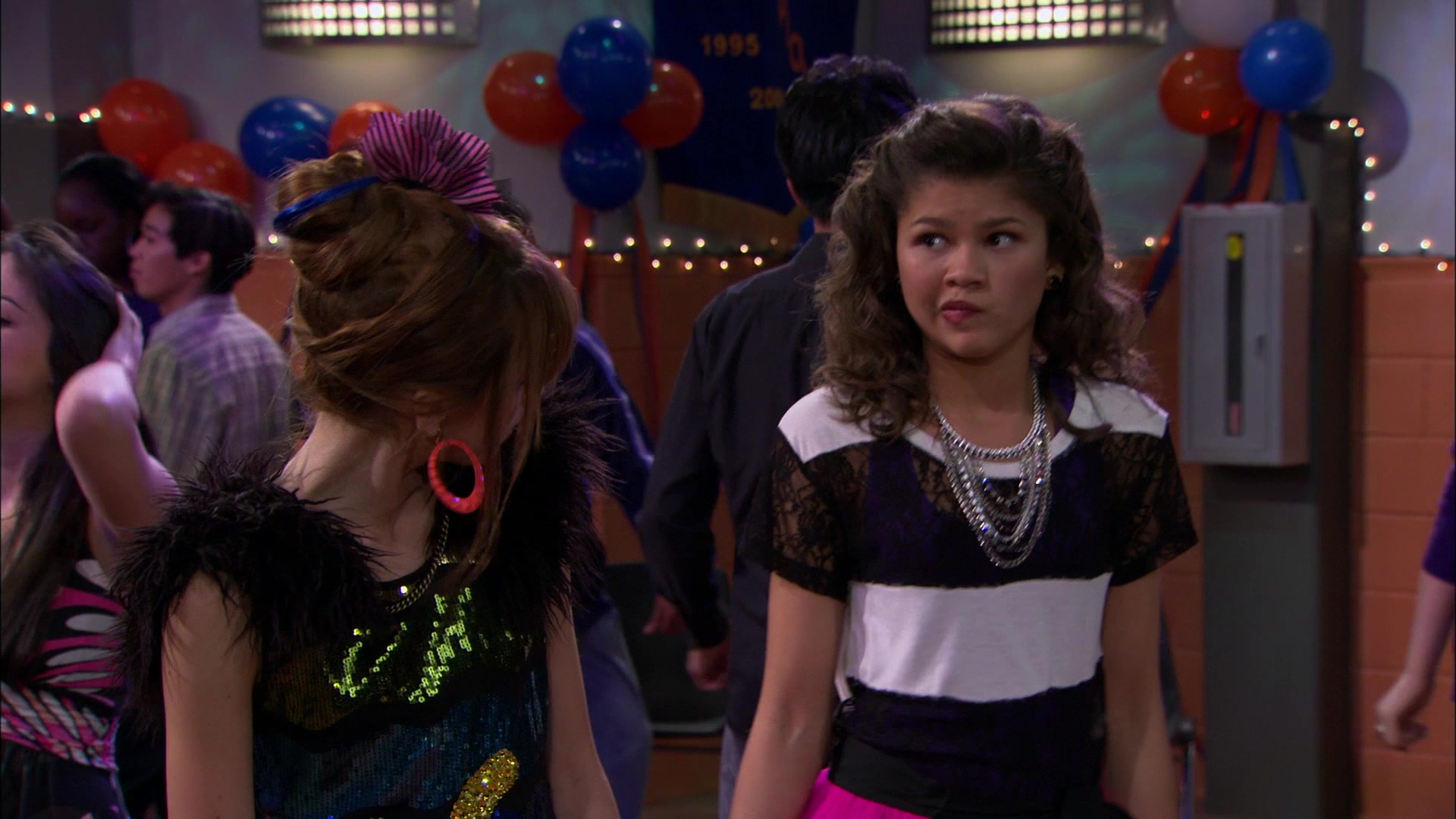Shake_It_Up_S01E14_1080p_BTD_003009.jpg