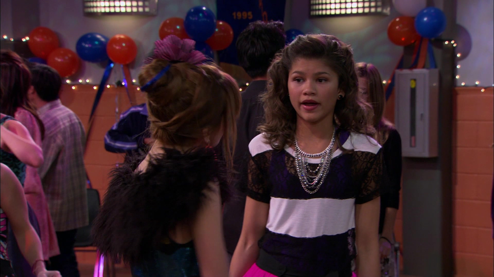 Shake_It_Up_S01E14_1080p_BTD_003012.jpg