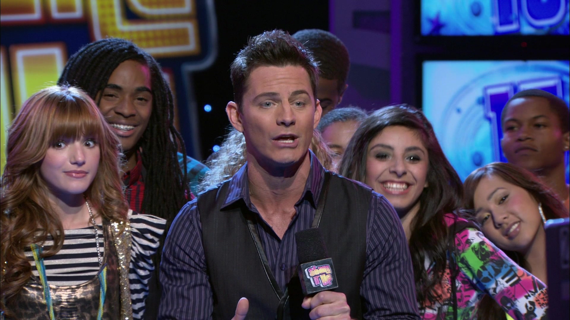 Shake_It_Up_S01E15_1080p_BTD_000105.jpg